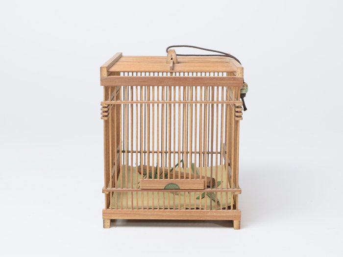 Dekorativt ornament - Cricket Cage with Lifelike Grasshopper - Japan - (Ingen reservationspris)