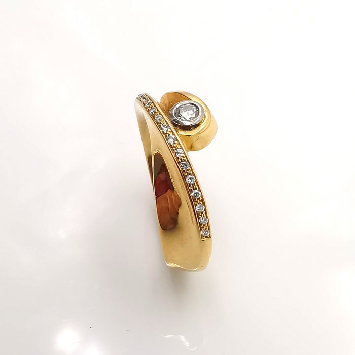 Ring - 18 kraat Gulguld -  0.28ct. tw. Diamant (Natur)