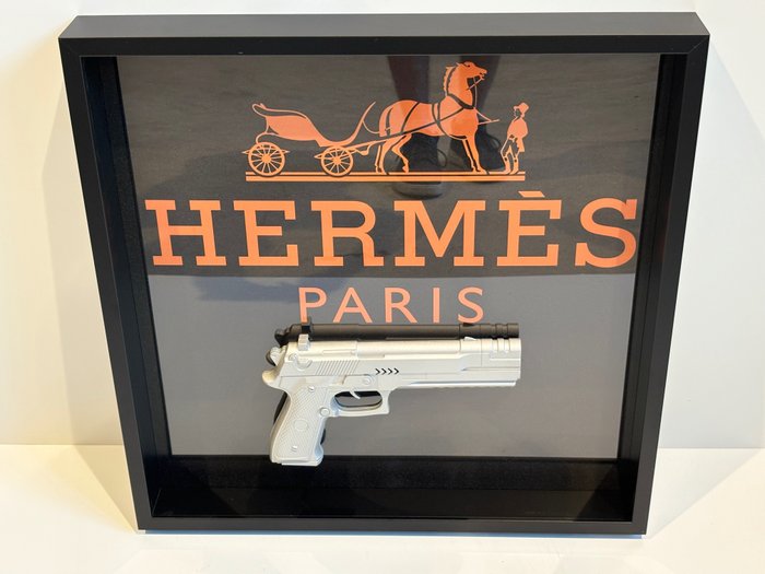 Rob VanMore - Silver war on Hermes Paris