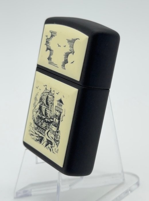 Zippo - ScrimShaw Design Black- 1994 - Lighter - Metal