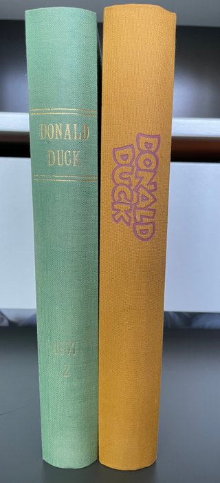 Donald Duck - Jaargang 1957 in 2 professioneel ingebonden boeken - 52 magasiner i næsten ny stand