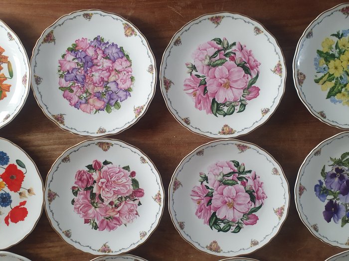 Royal Albert - Sara Anne Schofield - Middagstallerken (12) - Diversen - Porcelæn