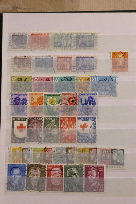 Holland 1946/1979 - Komplet samling af frimærker i en lille lagerbog - Gratis forsendelse over hele verden - Tussen NVPH 449 en 1189