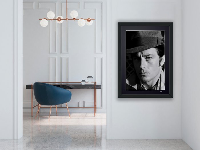 Alain Delon Portrait - Borsalino 1970 - Fine Art Photography - Luxury Wooden Framed 70X50 cm - Limited Edition Nr 01 of 30 - Serial ID 17193 - Original Certificate (COA), Hologram Logo Editor and QR Code - 100% New items.