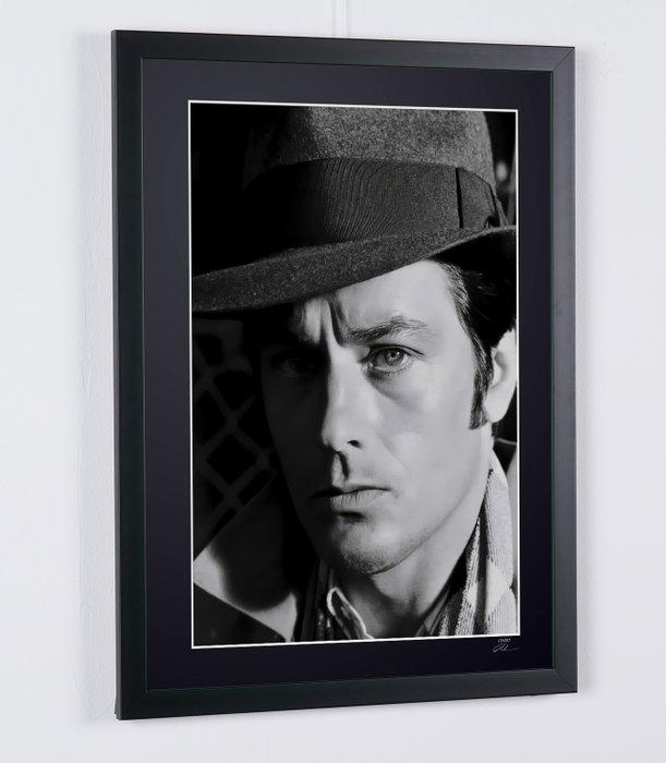 Alain Delon Portrait - Borsalino 1970 - Fine Art Photography - Luxury Wooden Framed 70X50 cm - Limited Edition Nr 01 of 30 - Serial ID 17193 - Original Certificate (COA), Hologram Logo Editor and QR Code - 100% New items.