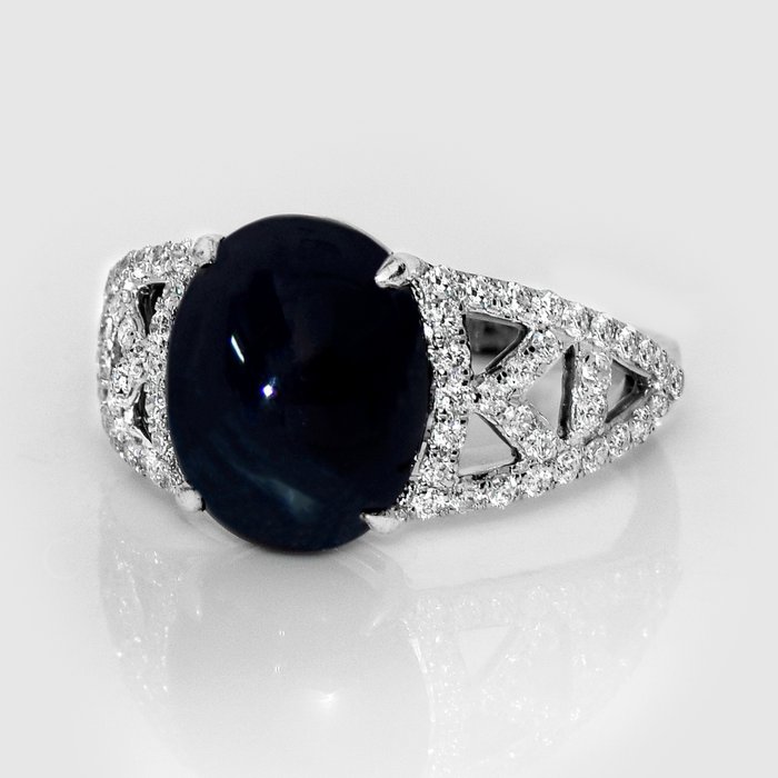 Ingen mindstepris - Ring - 14 karat Hvidguld -  6.07ct. tw. Safir - Diamant - IGI 5,46 ct Deep Blue