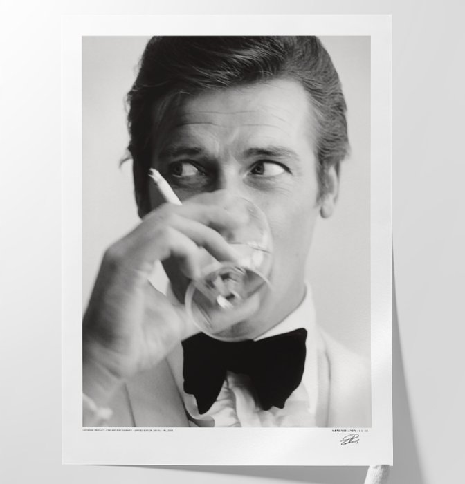 James Bond 007 -  Roger Moore - Memories Collection - Luxury XXXL Fine Art Photography - ! 80x60 cm ! - Limited Edition Nr 01 of 100 - Serial ML10071