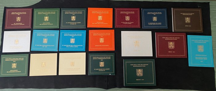 Vatikanstaten Year Set / 2 Euro 2016/2023 (19 items)