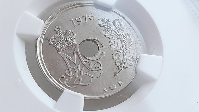 Danmark. 3 Denmark error coins in NGC holders.. 10öre-25öre 1975-1980 Naice errors MS63-65 10öre-25öre 1975-1980