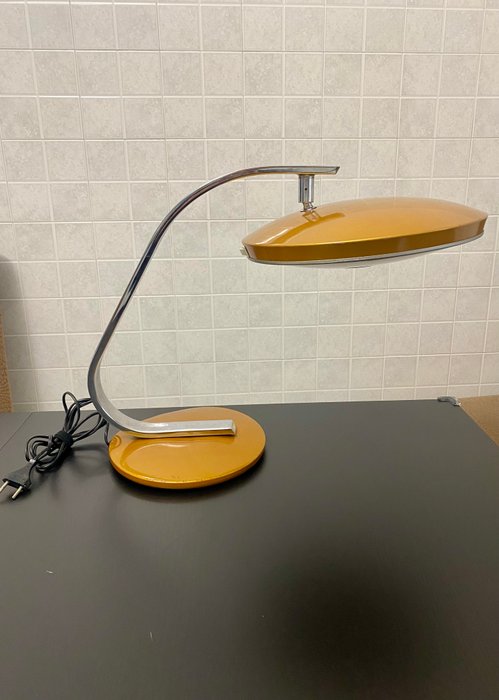 Fase - Martin Pedro - Skrivebordslampe - 520 - forkromet metal