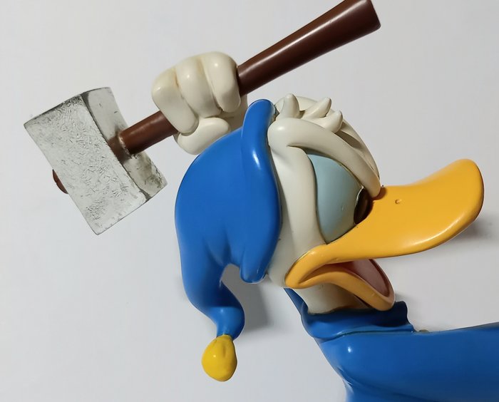 Donald Duck with the hammer - 1 Figure - Disney