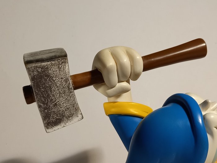 Donald Duck with the hammer - 1 Figure - Disney