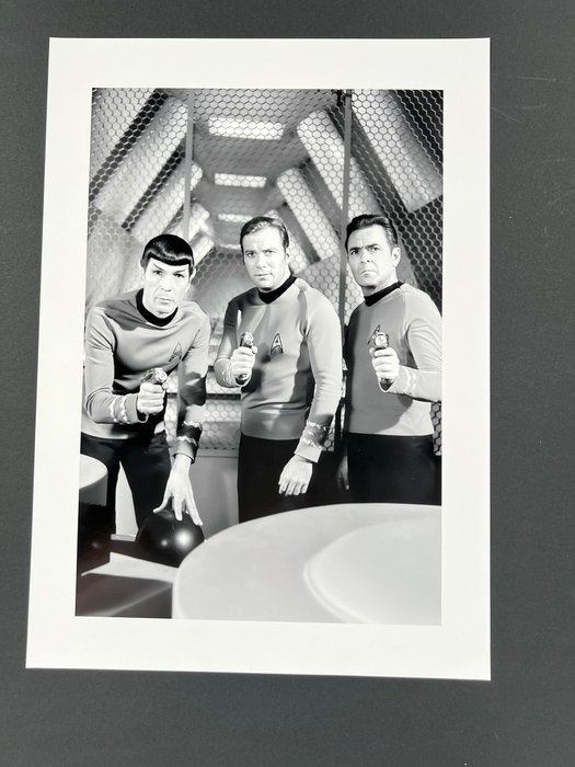 Star Trek - Classic TV - KIrk, Spock  Scotty - Promo Shot - Collector Image - Size 42x30 cm - 100% new - Gallery Stamp -Siogn  Numbered 3/20 pcs  - Never - Flat shipped ! - No carton tube - Ready to Frame size A3 42x30 cm