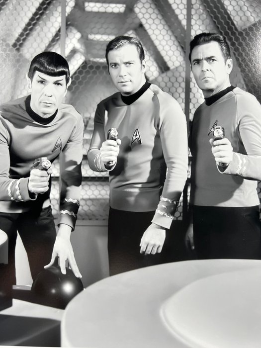 Star Trek - Classic TV - KIrk, Spock  Scotty - Promo Shot - Collector Image - Size 42x30 cm - 100% new - Gallery Stamp -Siogn  Numbered 3/20 pcs  - Never - Flat shipped ! - No carton tube - Ready to Frame size A3 42x30 cm