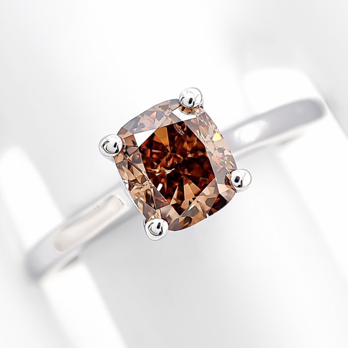 Ring - 14 karat Hvidguld -  1.02ct. tw. Orange Diamant (Naturfarvet)