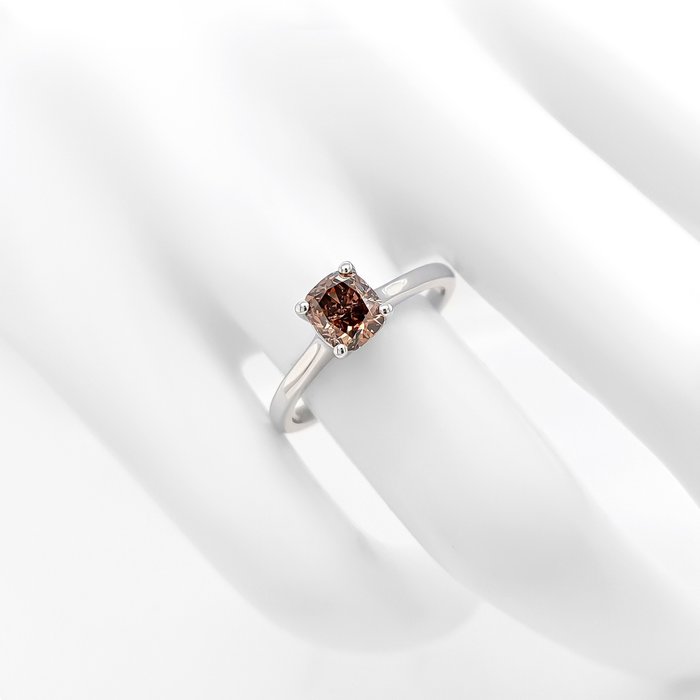 Ring - 14 karat Hvidguld -  1.02ct. tw. Orange Diamant (Naturfarvet)