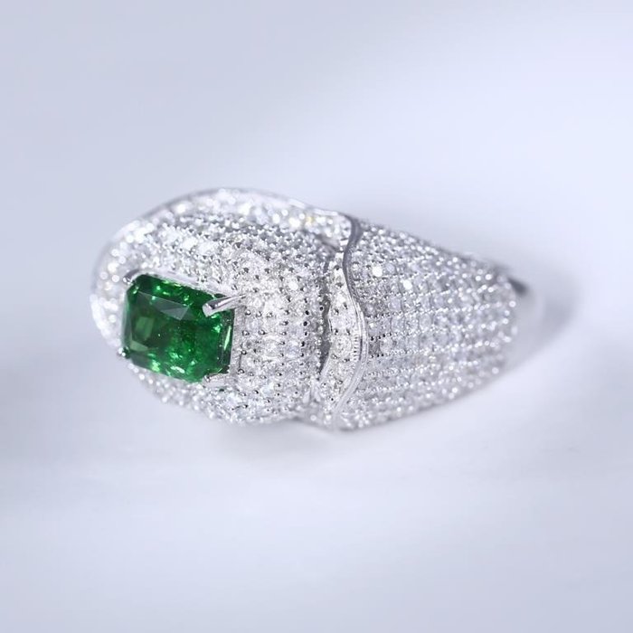 Cocktailring - 14 karat Hvidguld -  1121ct tw Tsavorit - Diamant - Tsavorite granatring