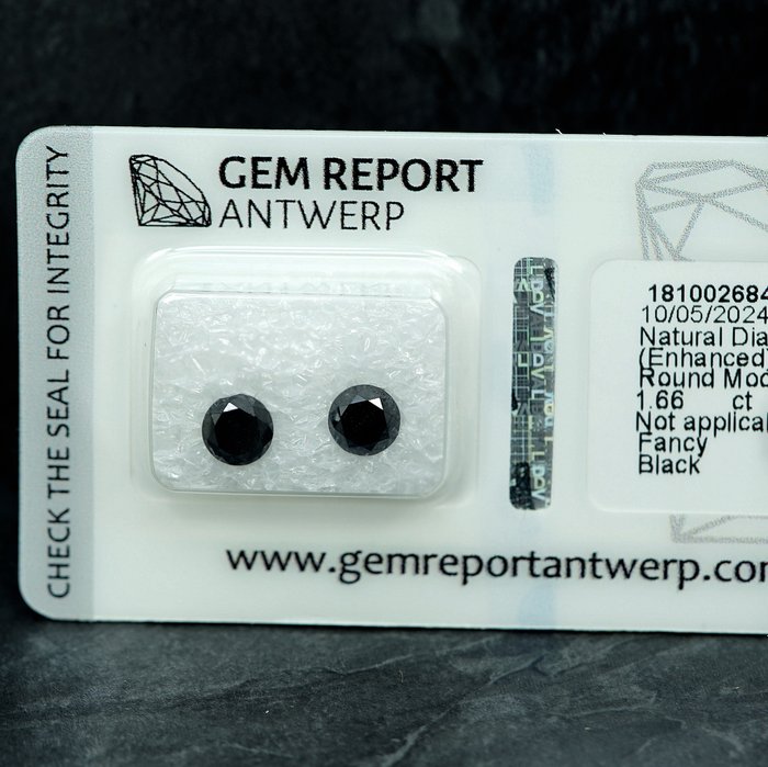 Ingen mindstepris - 2 pcs Diamant  (Farvebehandlet)  - 1.66 ct - Ikke specificeret i laboratorierapporten - Gem Report Antwerp (GRA) - Matchende par