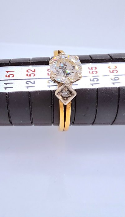 Ring - 18 kraat Gulguld -  0.75ct. tw. Diamant (Natur)