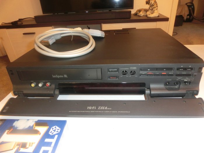 Akai VS-75EOG-VD VHS recorder