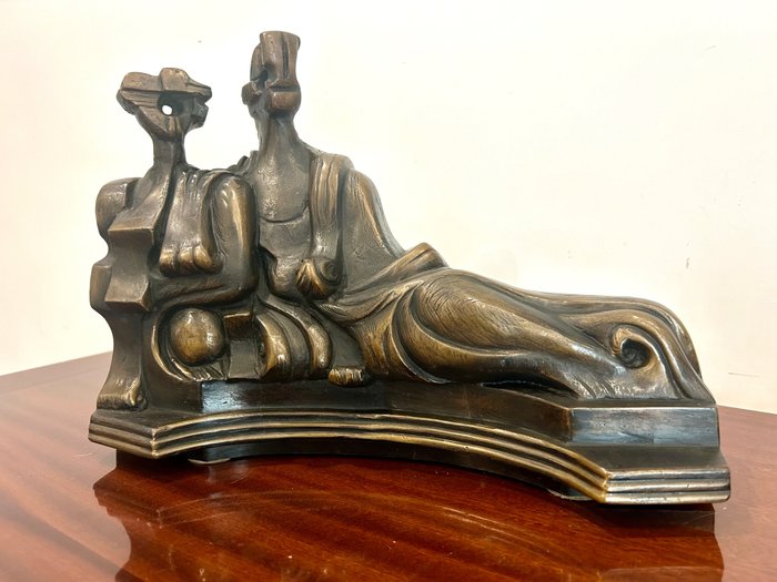 Alba Gonzales (1939) - Skulptur, Fantasia Etrusca - Barocca, Rivisitazione del Sarcofago degli Sposi - 24 cm - Bronze - 1988