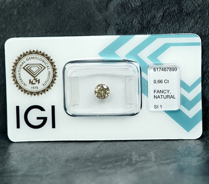 1 pcs Diamant  (Naturfarvet)  - 0.66 ct - Fancy light Brunlig Gul - SI1 - International Gemological Institute (IGI)