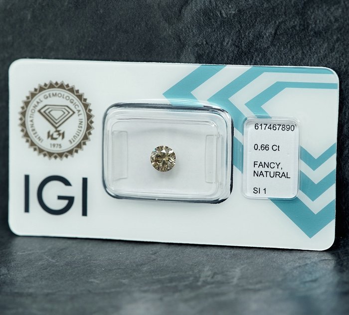 1 pcs Diamant  (Naturfarvet)  - 0.66 ct - Fancy light Brunlig Gul - SI1 - International Gemological Institute (IGI)