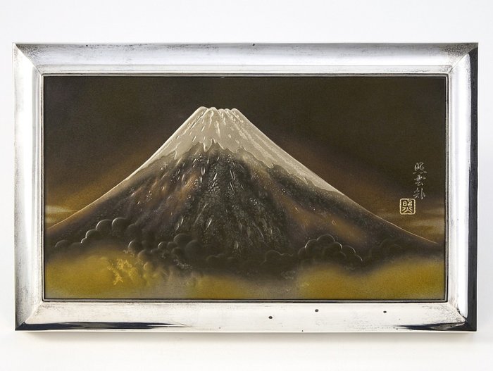 Mt Fuji Design Silver Jewelry Box 銀製 宝石箱 by Kobayashi Shoun 小林照雲 from Shobido 尚美堂 - Boks - Sølv