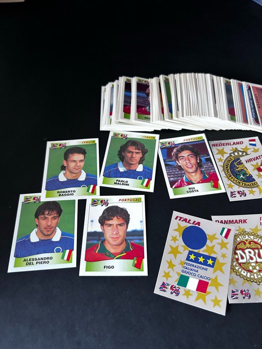 Panini - Euro 96 - All different - Including 9 emblems - 174 Loose stickers