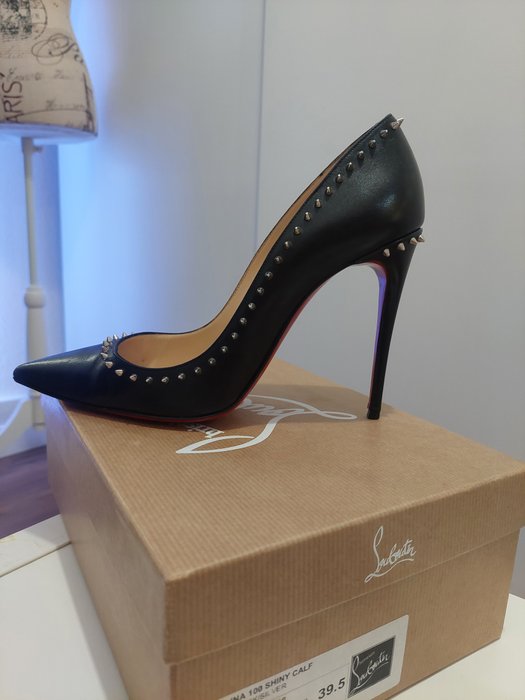 Christian Louboutin - Sko med hæle - Størelse: Shoes / EU 39.5