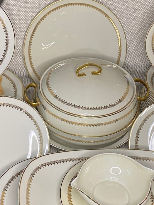 Raynaud  Co Limoges - Middagssæt til 12 (42) - Porcelæn