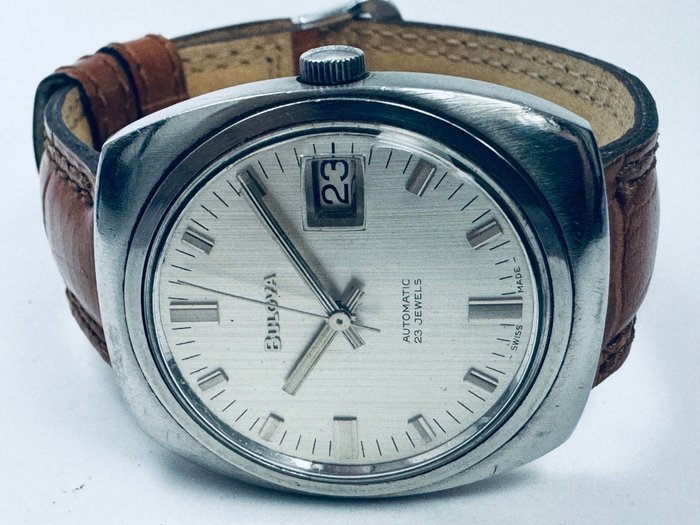 Bulova - Automatic - Ingen mindstepris - 687 - Mænd - 1980-1989