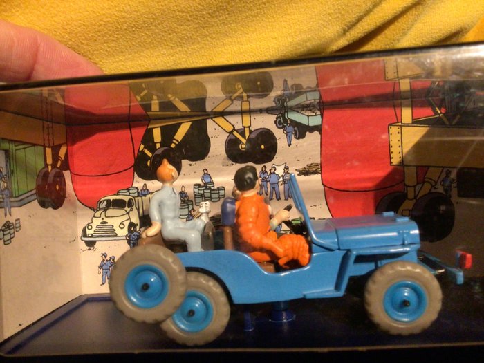 Moulinsart - Miniature figur - 2 Wagens 1/43e - Tintin au pays de l’or noir  + Objectif Lune - Metal