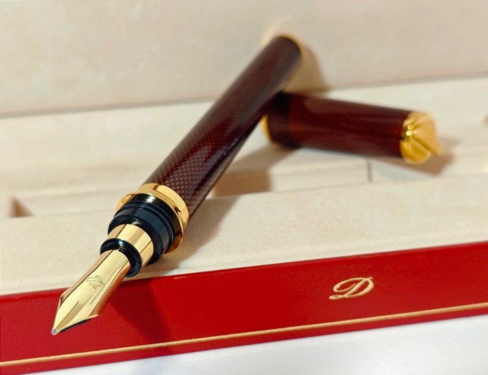 S.T. Dupont, Fountain Pen * New never used With box and Certificate* Rare China lacquer " no reserve" - Montpatnasse Ecaille Jaspee - Fyldepen