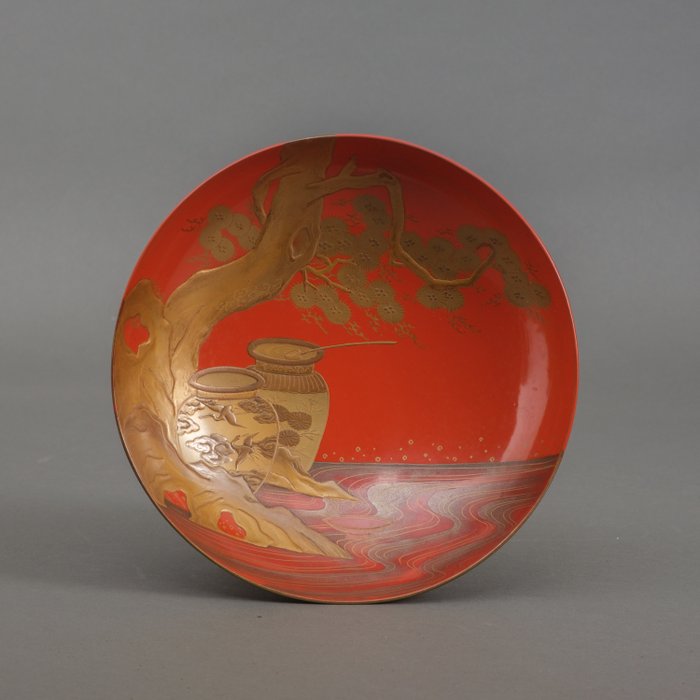 Sakazuki 盃 (sake underkopper) - Lakeret træ - Japan - 1800-tallet (sen Edo-periode/tidlig Meiji-periode)