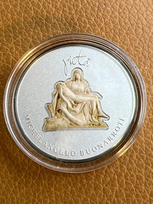 Niue. 1 Dollar 2013 Sculptures Michelangelo's Pieta, 1 Oz (.999) mit COA und BOX  (Ingen mindstepris)