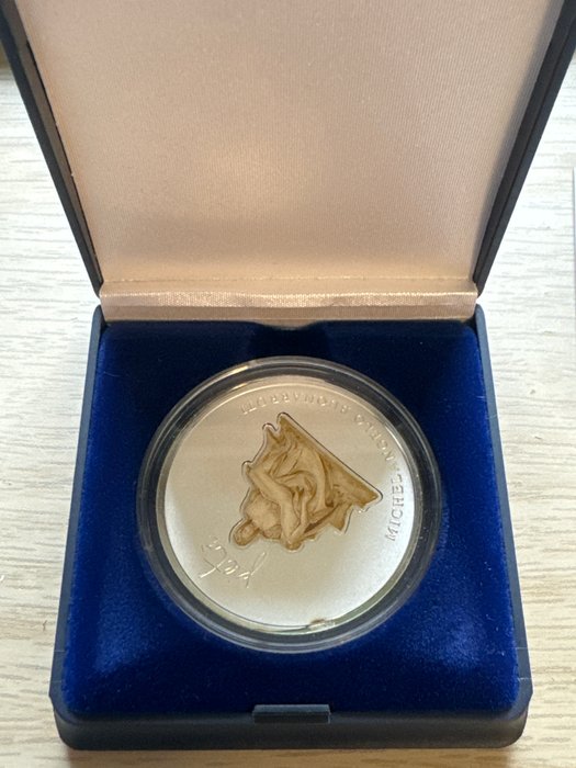 Niue. 1 Dollar 2013 Sculptures Michelangelo's Pieta, 1 Oz (.999) mit COA und BOX  (Ingen mindstepris)