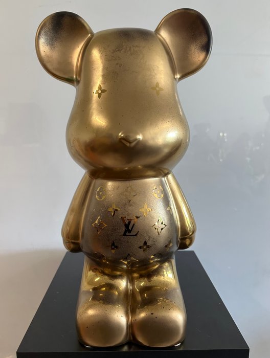 Daluxe Art - 1999 • LV Gold Bearbrick