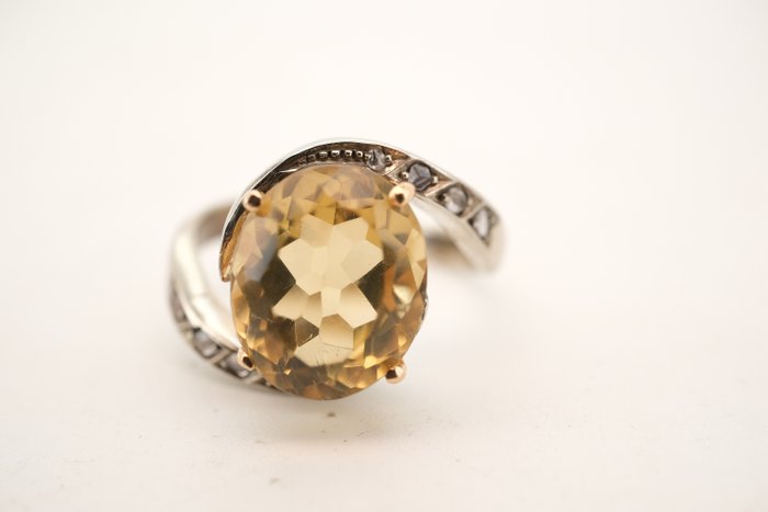 Ring - 19,2 kt. Hvidguld Citrin - Diamant