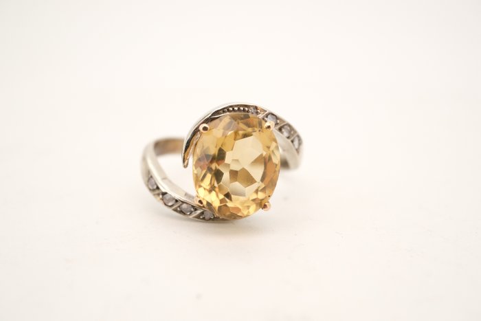 Ring - 19,2 kt. Hvidguld Citrin - Diamant