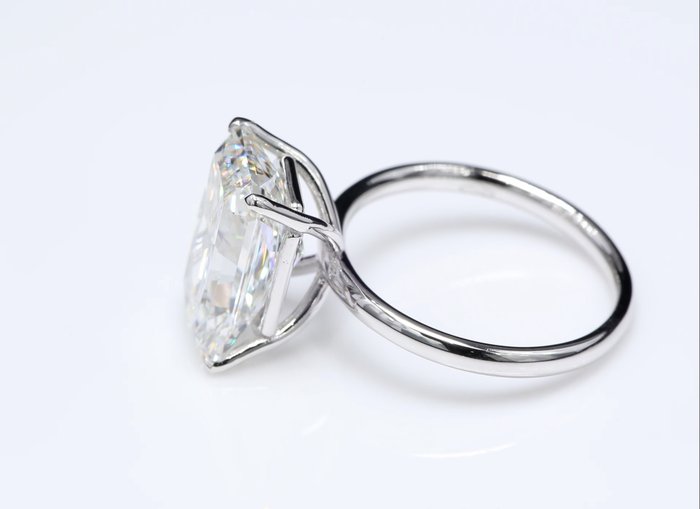 Ring - 18 kraat Hvidguld -  702ct tw Diamant (Laboratoriedyrket) - Radiant F-VS1