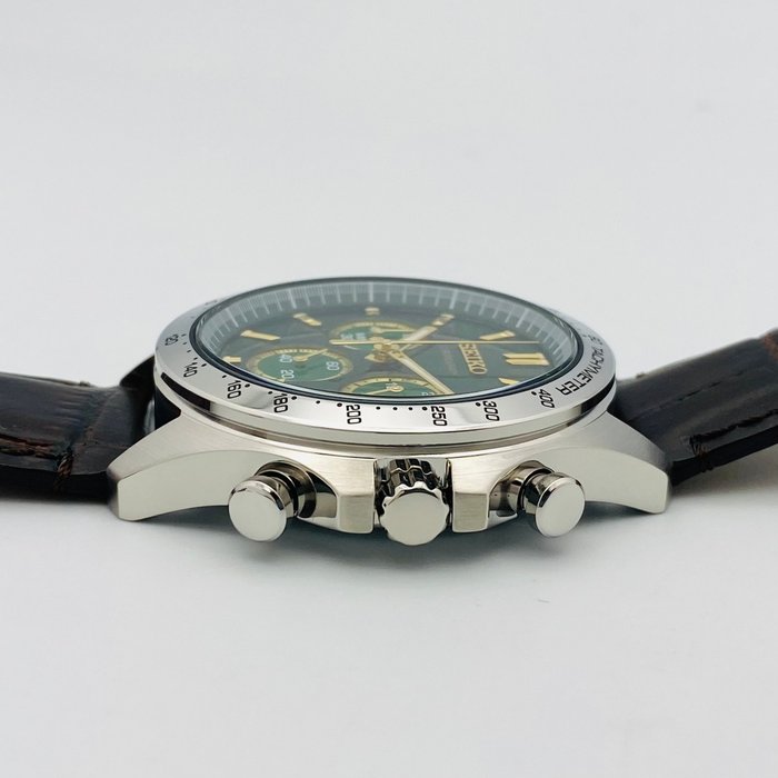 Seiko - Seiko Chronograph Green dial 100m. Date Tachymeter - Ingen mindstepris - Mænd - 2011-nu