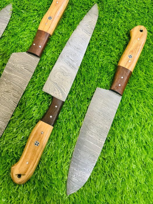 Køkkenkniv - Chef's knife - 1095  15N20 foldet stål og naturligt træ og skarp kant - Asien