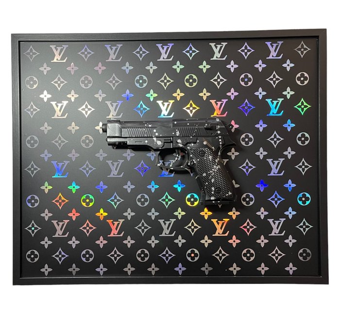 Daluxe Art - 1999 • LV Hologram Gun