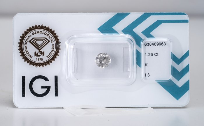 Ingen mindstepris - 1 pcs Diamant  (Natur)  - 126 ct - Rund - K - I3 - International Gemological Institute (IGI) - Svag grå