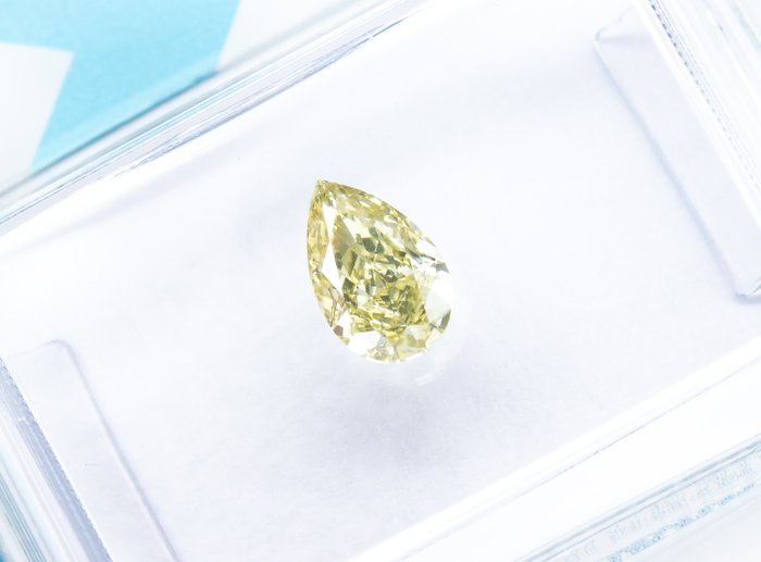 Ingen mindstepris - 1 pcs Diamant  (Naturfarvet)  - 0.53 ct - Pære - Fancy Grønlig Gul - SI1 - International Gemological Institute (IGI)