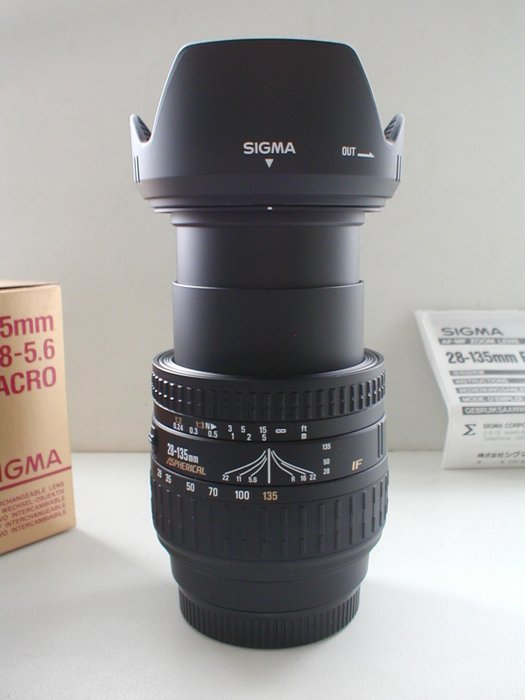 Sigma 28-135mm F/3.8-5.6 Macro voor Minolta A / Sony A Zoomobjektiv