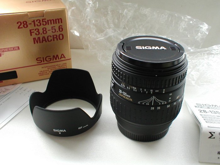 Sigma 28-135mm F/3.8-5.6 Macro voor Minolta A / Sony A Zoomobjektiv