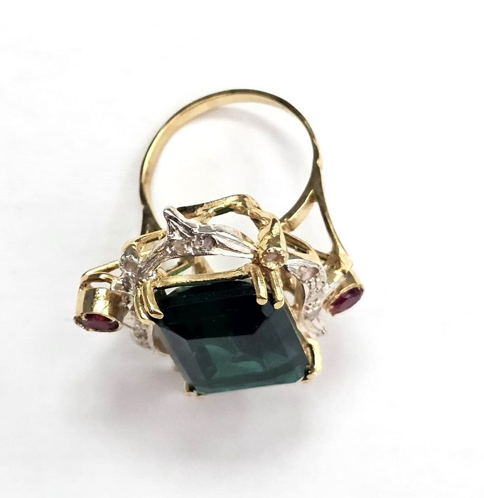 Ingen mindstepris - Ring - 9 kt. Gulguld, Sølv -  9.71ct. tw. Smaragd - Rubin