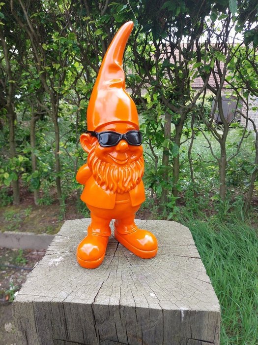 Statue, funny gnome with sunglasses - 41 cm - polyresin